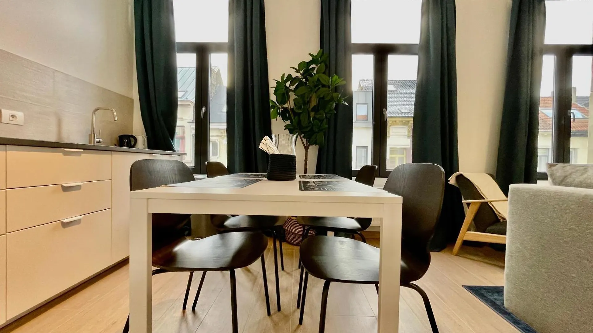 Aparthotel Oneluxstay Near Fashion District Antwerp Belgium